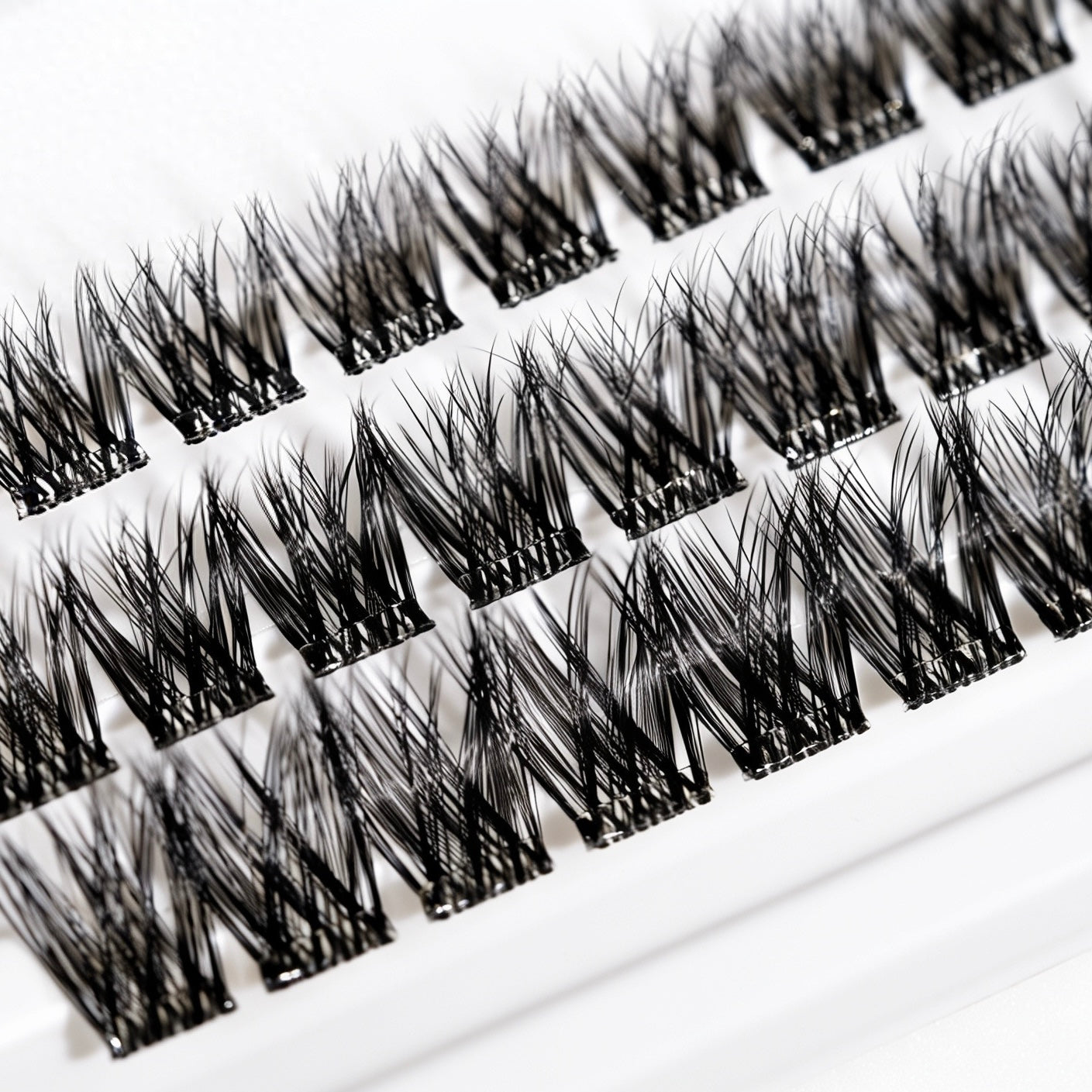 London Lash Pre-Glued Cluster Lashes - Liv Soft Glam