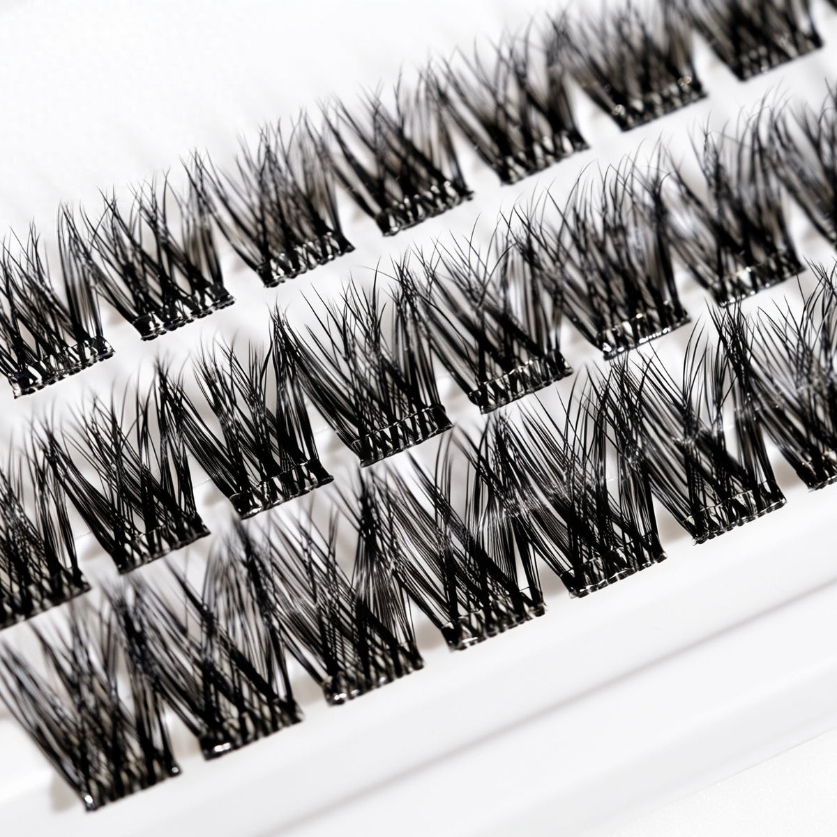 London Lash Pre-Glued Cluster Lashes - Liv Soft Glam